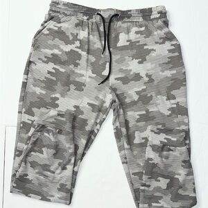 Final price buy as is) 

Woman’s Camouflage Jogger Pants